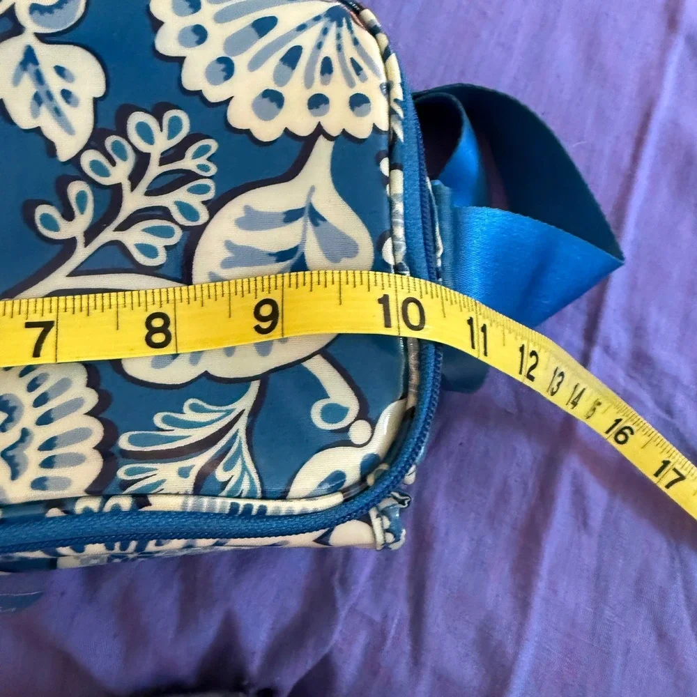 Vera Bradley Large‎ Cosmetic Bag Blue Lagoon Retired Pattern Coated Wipeable